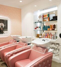 Nayomi Beauty Salon
