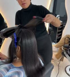 Julia Salon